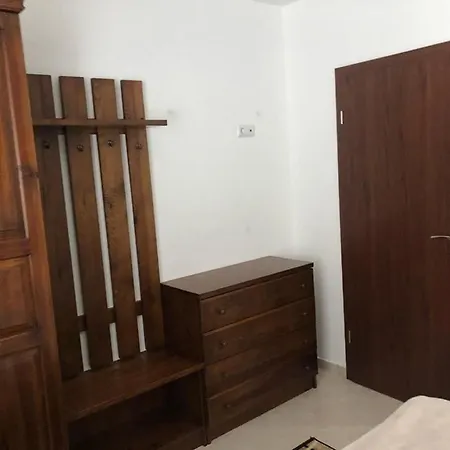 1 Bedroom Next To Mall Of 아파트